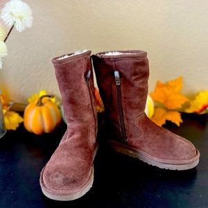 UGG boots Girls size 1